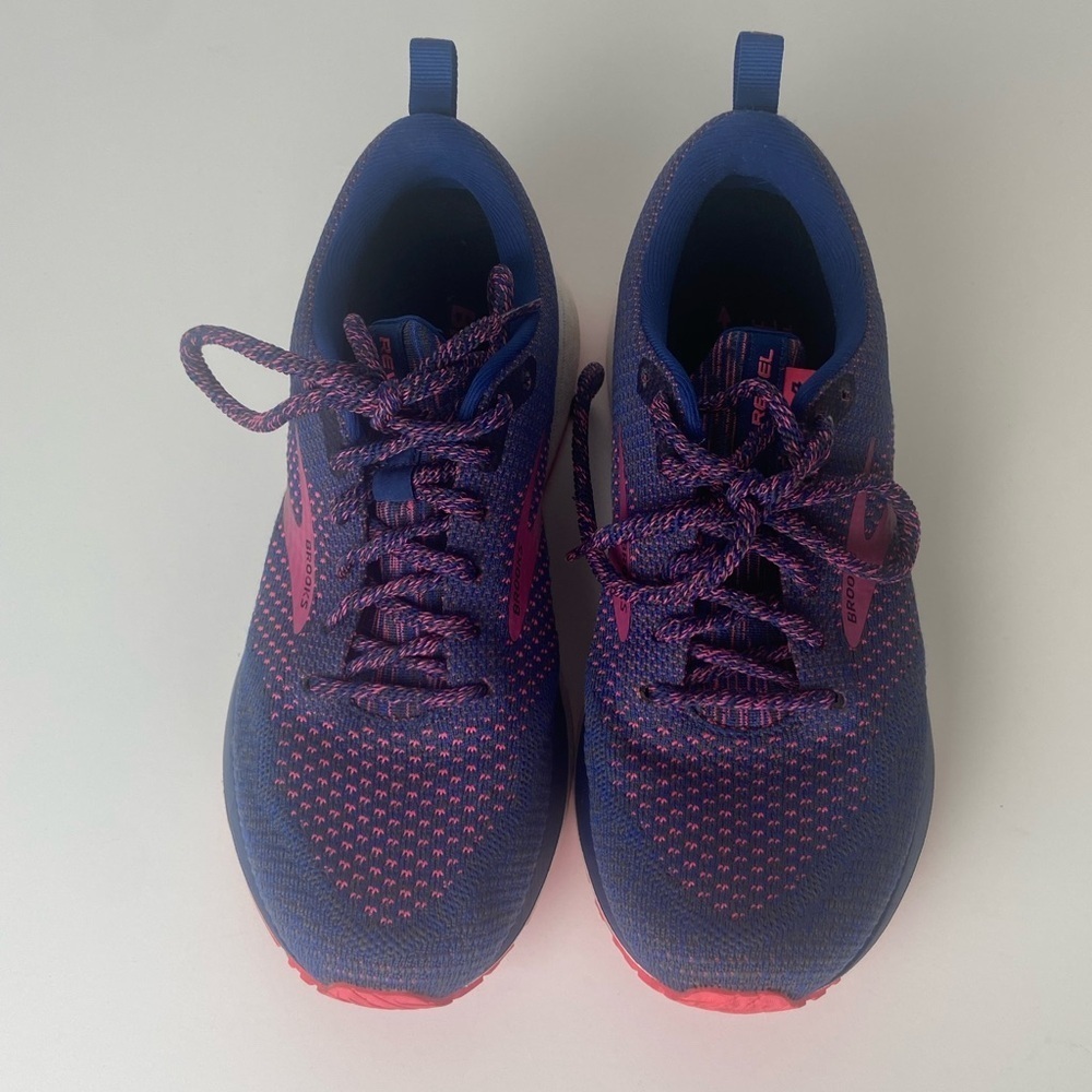 Brooks Revel Women's Running Shoes Size 8 B Blue Pink‎ Lightweight 1203371B475 - Picture 2 of 10